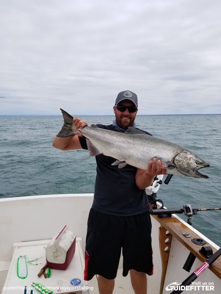 World class Lake Ontario Trout and Salmon Fishing in New... Guidefitter