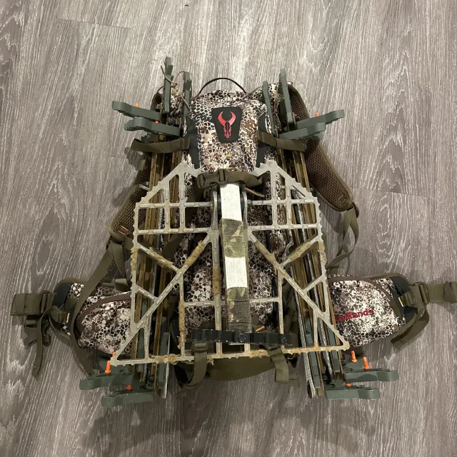 This bag goes perfect with my whitetail saddle hunting ki...