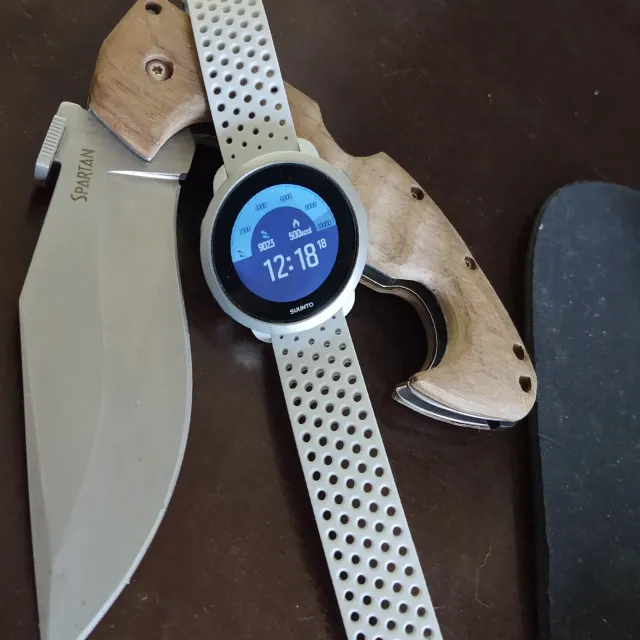 The Suunto 3 Pebble White is an interesting watch. I got ...