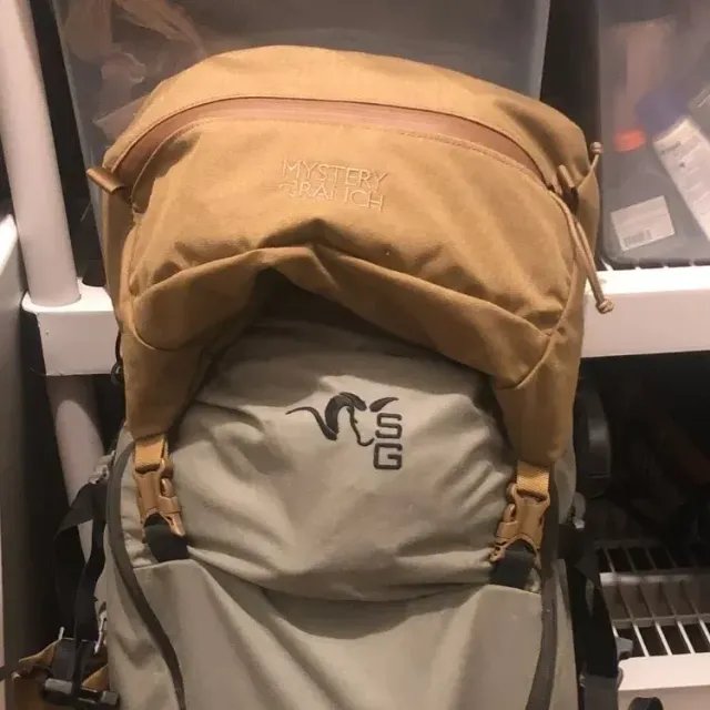 I've used this lid as a day pack while skiing, hiking, sn...