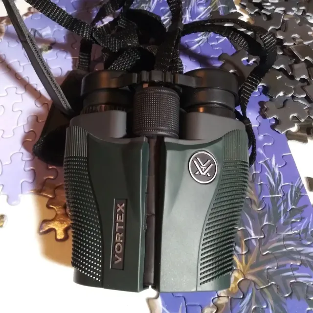 I bought this set of binoculars for bird watching when I ...